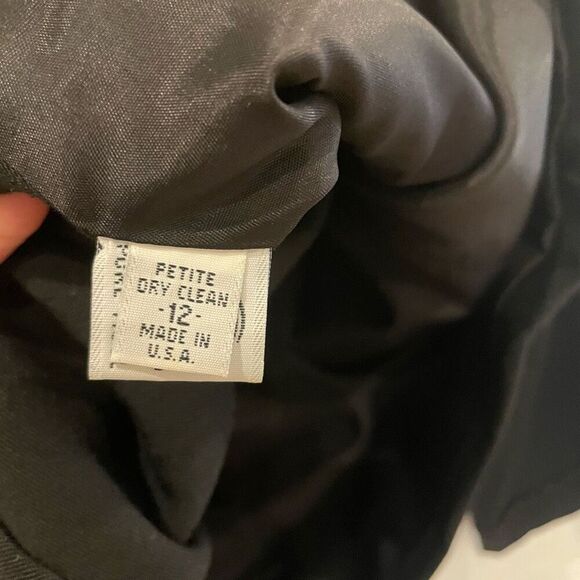 Vintage Gianni Petites Wool Black Cropped Gold Button Lady Jacket Size 12 - Picture 6 of 10